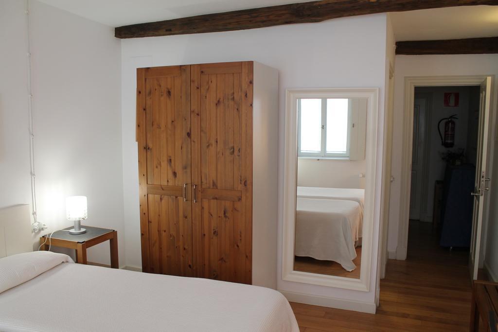 Pension Con Encanto San Martino Pinario Hotel Santiago de Compostela Room photo